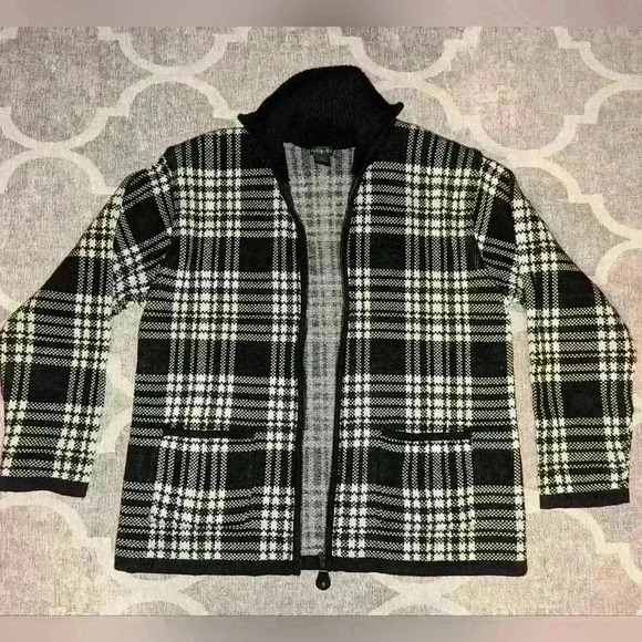 Tally Ho Black and White Cardigan High Neck Size Large - Picture 2 of 6
